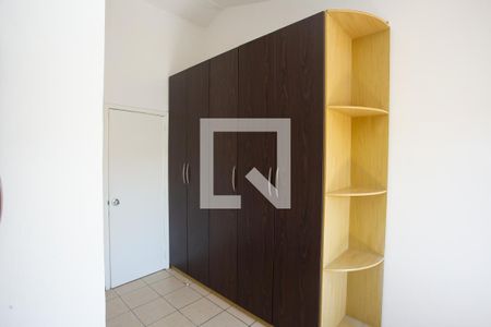 Casa de condomínio para alugar com 77m², 2 quartos e 1 vaga Casa de condomínio para alugar com 77m², 2 quartos e 1 vagaQuarto 1 - Armários