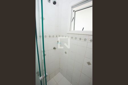 Banheiro - Box de casa de condomínio para alugar com 2 quartos, 77m² em Rio Branco, Canoas