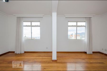 Apartamento para alugar com 140m², 3 quartos e 1 vagaSala