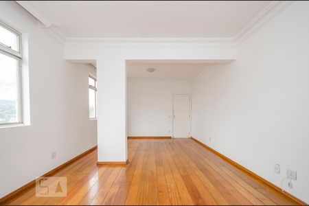 Apartamento para alugar com 140m², 3 quartos e 1 vagaSala