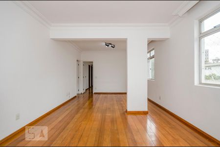 Apartamento para alugar com 140m², 3 quartos e 1 vagaSala