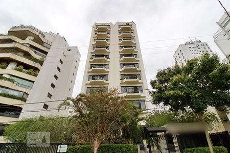 Apartamento à venda com 120m², 3 quartos e 3 vagas Apartamento à venda com 120m², 3 quartos e 3 vagasFachada