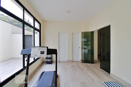Apartamento à venda com 120m², 3 quartos e 3 vagas Apartamento à venda com 120m², 3 quartos e 3 vagasÁrea comum - Academia