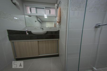 Apartamento à venda com 94m², 2 quartos e 1 vaga Apartamento à venda com 94m², 2 quartos e 1 vagaBanheiro Corredor