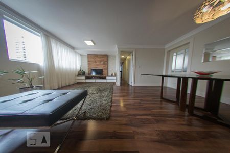 Apartamento à venda com 94m², 2 quartos e 1 vaga Apartamento à venda com 94m², 2 quartos e 1 vagaSala