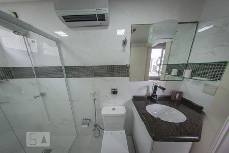 Apartamento à venda com 94m², 2 quartos e 1 vaga Apartamento à venda com 94m², 2 quartos e 1 vagaBanheiro da Suíte