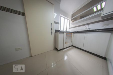 Apartamento à venda com 94m², 2 quartos e 1 vaga Apartamento à venda com 94m², 2 quartos e 1 vagaCozinha e Área de Serviço