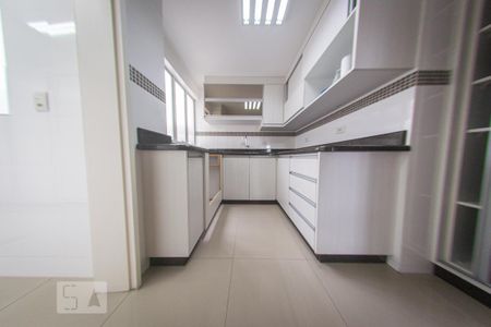 Apartamento à venda com 94m², 2 quartos e 1 vaga Apartamento à venda com 94m², 2 quartos e 1 vagaCozinha e Área de Serviço