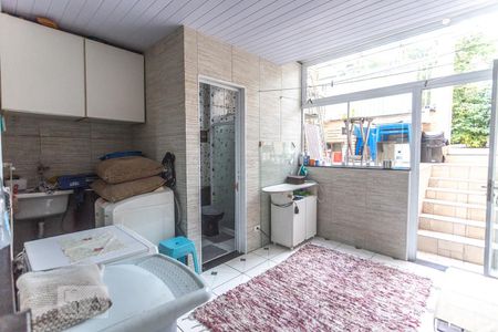 Casa à venda com 165m², 2 quartos e 2 vagasÁrea de serviço