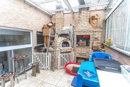 Casa à venda com 165m², 2 quartos e 2 vagasQuintal