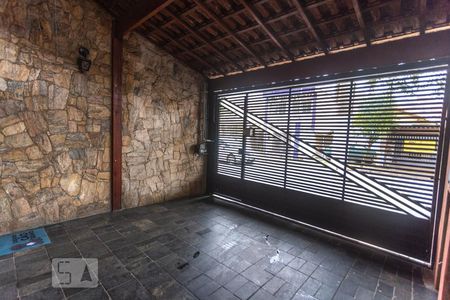 Casa à venda com 165m², 2 quartos e 2 vagasGaragem