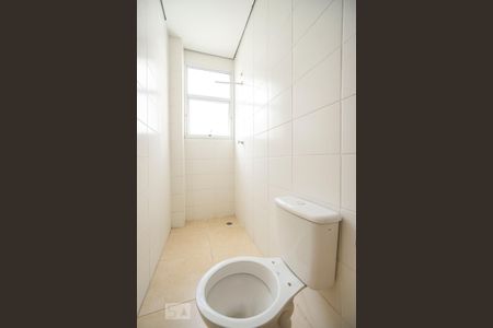 Banheiro social de kitnet/studio para alugar com 1 quarto, 29m² em Tatuapé, São Paulo