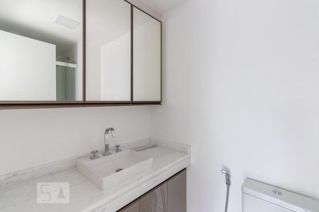 Apartamento para alugar com 71m², 2 quartos e 1 vaga Apartamento para alugar com 71m², 2 quartos e 1 vagaBanheiro Suite