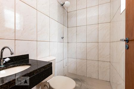 Banheiro de casa para alugar com 1 quarto, 39m² em Vila Buenos Aires, São Paulo