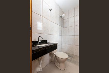 Banheiro de casa para alugar com 1 quarto, 39m² em Vila Buenos Aires, São Paulo