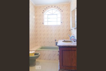 Casa à venda com 272m², 4 quartos e 2 vagas Casa à venda com 272m², 4 quartos e 2 vagasQuarto 1