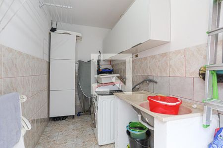 Casa à venda com 170m², 4 quartos e 2 vagas Casa à venda com 170m², 4 quartos e 2 vagasÁrea de Serviço