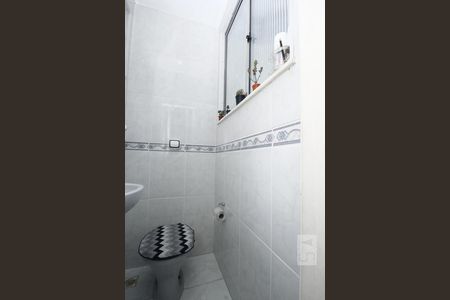 Apartamento à venda com 120m², 2 quartos e sem vagaBanheiro da Suíte