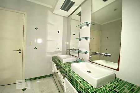 Apartamento para alugar com 147m², 3 quartos e 1 vagaBanheiro 2