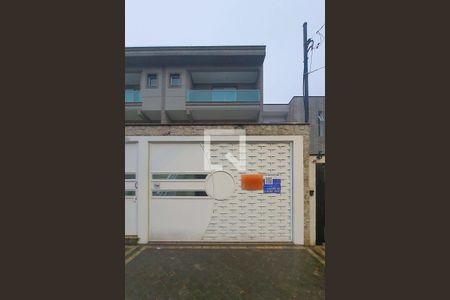 Casa à venda com 210m², 3 quartos e 4 vagas Casa à venda com 210m², 3 quartos e 4 vagasFachada