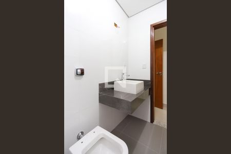 Casa à venda com 210m², 3 quartos e 4 vagasBanheiro da Suíte 1