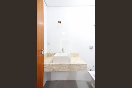 Casa à venda com 210m², 3 quartos e 4 vagasBanheiro da Suíte 3