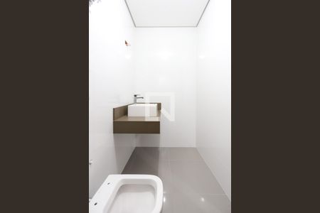 Casa à venda com 210m², 3 quartos e 4 vagasBanheiro da Suíte 2