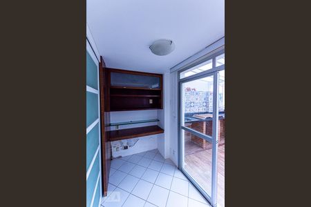 Apartamento à venda com 130m², 3 quartos e 2 vagasEscritório