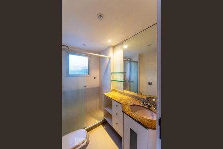 Banheiro Social de apartamento à venda com 3 quartos, 130m² em Ingá, Niterói