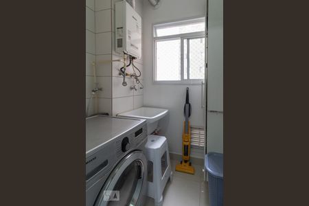 Apartamento à venda com 74m², 2 quartos e 1 vagaÁrea de Serviço