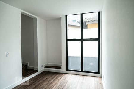 Sala de casa de condomínio para alugar com 2 quartos, 100m² em Real Parque, São Paulo