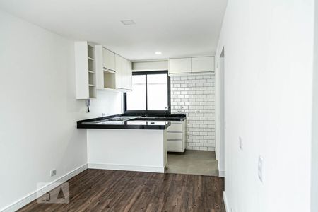 Sala de casa de condomínio para alugar com 2 quartos, 100m² em Real Parque, São Paulo