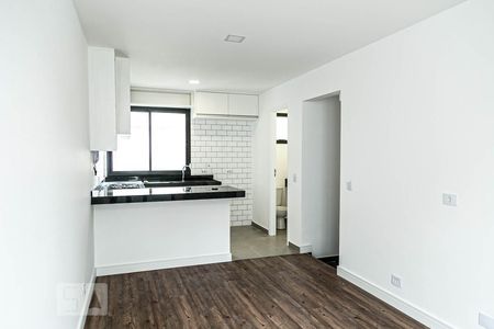 Sala de casa de condomínio para alugar com 2 quartos, 100m² em Real Parque, São Paulo