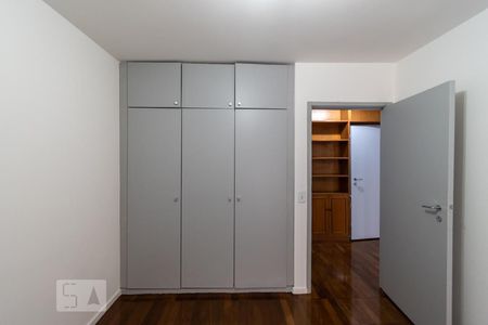 Apartamento à venda com 140m², 3 quartos e 2 vagasSuíte 2