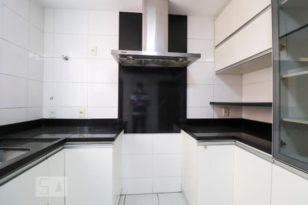 Apartamento para alugar com 171m², 3 quartos e 2 vagas Apartamento para alugar com 171m², 3 quartos e 2 vagasCozinha