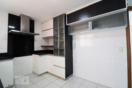 Apartamento para alugar com 171m², 3 quartos e 2 vagas Apartamento para alugar com 171m², 3 quartos e 2 vagasCozinha