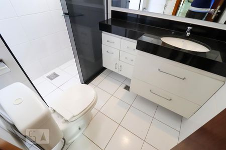 Apartamento para alugar com 171m², 3 quartos e 2 vagas Apartamento para alugar com 171m², 3 quartos e 2 vagasBanheiro da Suíte 2