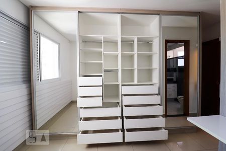Apartamento para alugar com 171m², 3 quartos e 2 vagas Apartamento para alugar com 171m², 3 quartos e 2 vagasSuíte 2