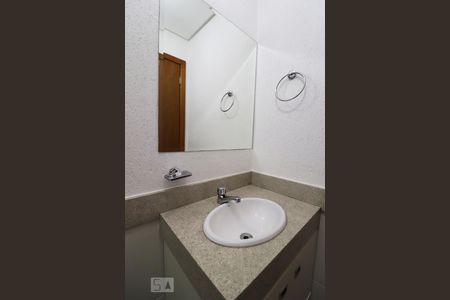 Apartamento para alugar com 171m², 3 quartos e 2 vagas Apartamento para alugar com 171m², 3 quartos e 2 vagasLavabo