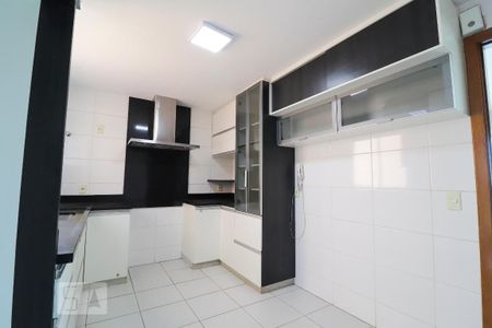 Apartamento para alugar com 171m², 3 quartos e 2 vagas Apartamento para alugar com 171m², 3 quartos e 2 vagasCozinha