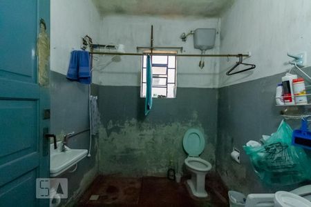 Casa à venda com 275m², 2 quartos e 1 vaga Casa à venda com 275m², 2 quartos e 1 vagaBanheiro