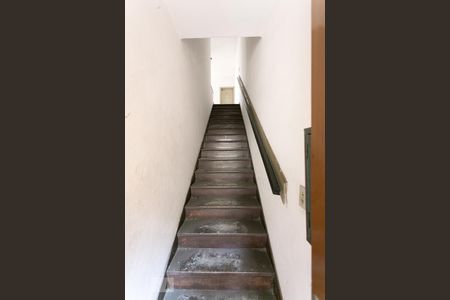 Escada de casa para alugar com 3 quartos, 150m² em Campos Elíseos, São Paulo