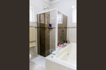 Casa à venda com 300m², 3 quartos e 7 vagasBanheiro da Suíte 1