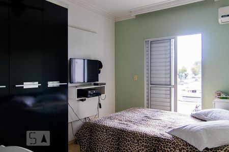 Casa à venda com 300m², 3 quartos e 7 vagasSuíte 2