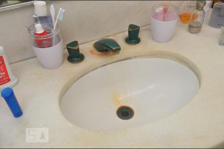 Apartamento à venda com 235m², 4 quartos e 1 vagaBanheiro 2