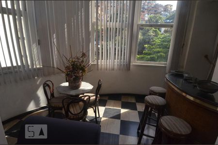 Apartamento à venda com 235m², 4 quartos e 1 vagaSala