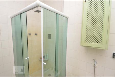 Apartamento à venda com 235m², 4 quartos e 1 vagaBanheiro 2