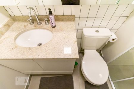Banheiro de apartamento para alugar com 1 quarto, 32m² em Pinheiros, São Paulo