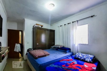 Casa à venda com 200m², 3 quartos e 2 vagassuíte