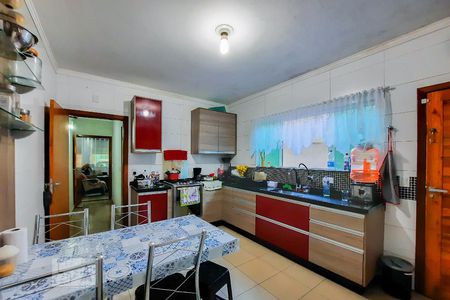 Casa à venda com 200m², 3 quartos e 2 vagasCozinha